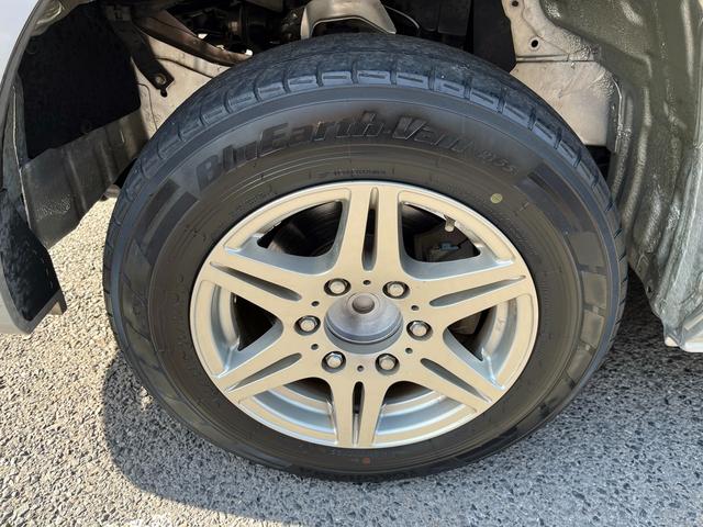 ハイエースバン ロングジャストローDXGLパック 2型 3.0ディーゼル5MT ジャストロー平床5ドア6人乗り 15インチアルミホイール 電格ミラー バックカメラ ETC Wエアバッグ(19枚目)