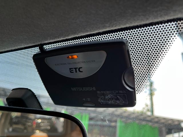 ハイエースバン ロングジャストローDXGLパック 2型 3.0ディーゼル5MT ジャストロー平床5ドア6人乗り 15インチアルミホイール 電格ミラー バックカメラ ETC Wエアバッグ(20枚目)