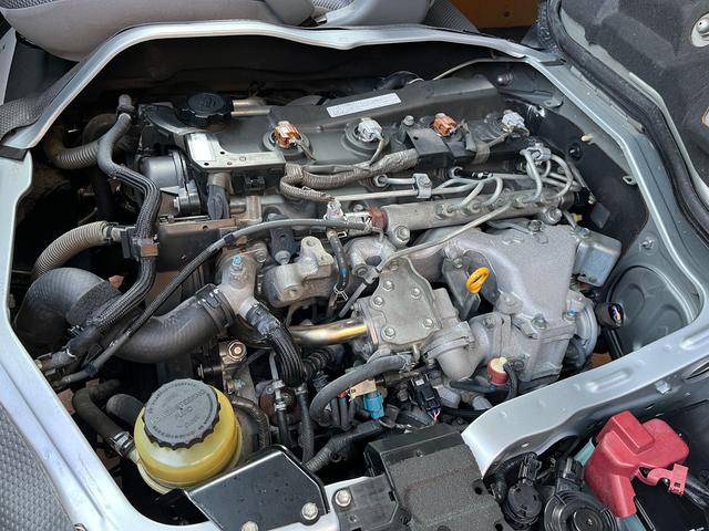 ハイエースバン ロングジャストローDXGLパック 2型 3.0ディーゼル5MT ジャストロー平床5ドア6人乗り 15インチアルミホイール 電格ミラー バックカメラ ETC Wエアバッグ(24枚目)