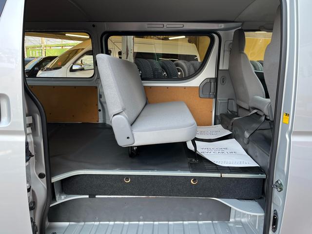 ハイエースバン ロングジャストローDXGLパック 2型 3.0ディーゼル5MT ジャストロー平床5ドア6人乗り 15インチアルミホイール 電格ミラー バックカメラ ETC Wエアバッグ(56枚目)