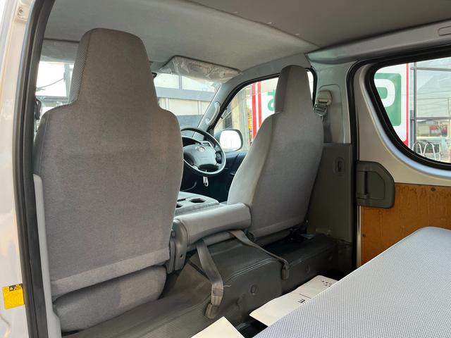 ハイエースバン ロングジャストローDXGLパック 2型 3.0ディーゼル5MT ジャストロー平床5ドア6人乗り 15インチアルミホイール 電格ミラー バックカメラ ETC Wエアバッグ(69枚目)