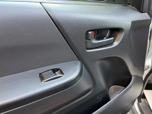 ハイエースバン ロングジャストローDXGLパック 2型 3.0ディーゼル5MT ジャストロー平床5ドア6人乗り 15インチアルミホイール 電格ミラー バックカメラ ETC Wエアバッグ(76枚目)