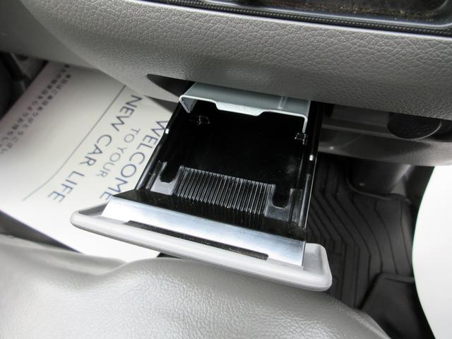 ＮＶ３５０キャラバンバン スーパーロングＤＸターボ　ワンオーナー　２．５ディーゼル　４ＷＤ　３人乗り登録　純正ナビ　バックカメラ　ＥＴＣ　エマージェンシーブレーキ　横滑り防止　電格ミラー　新規リアフィルム施工（26枚目）