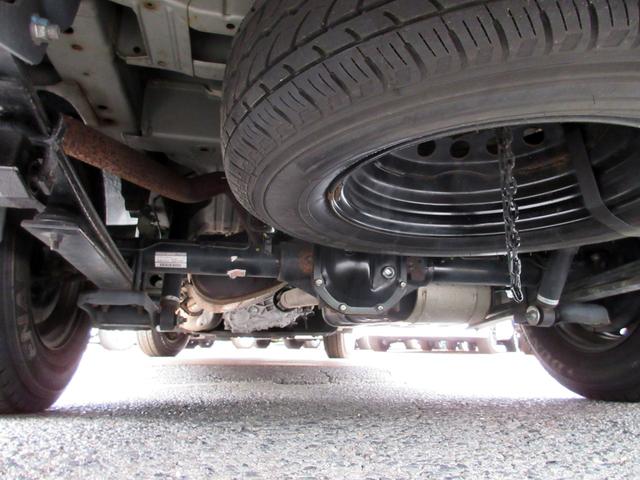 ＮＶ３５０キャラバンバン スーパーロングＤＸターボ　ワンオーナー　２．５ディーゼル　４ＷＤ　３人乗り登録　純正ナビ　バックカメラ　ＥＴＣ　エマージェンシーブレーキ　横滑り防止　電格ミラー　新規リアフィルム施工（27枚目）