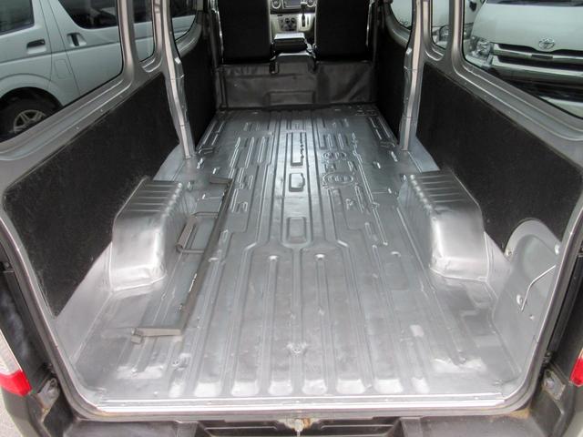 ＮＶ３５０キャラバンバン スーパーロングＤＸターボ　ワンオーナー　２．５ディーゼル　４ＷＤ　３人乗り登録　純正ナビ　バックカメラ　ＥＴＣ　エマージェンシーブレーキ　横滑り防止　電格ミラー　新規リアフィルム施工（63枚目）