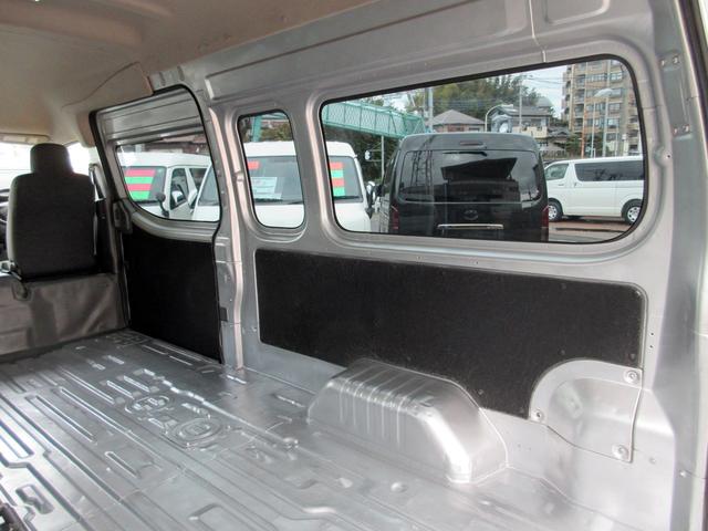 ＮＶ３５０キャラバンバン スーパーロングＤＸターボ　ワンオーナー　２．５ディーゼル　４ＷＤ　３人乗り登録　純正ナビ　バックカメラ　ＥＴＣ　エマージェンシーブレーキ　横滑り防止　電格ミラー　新規リアフィルム施工（65枚目）