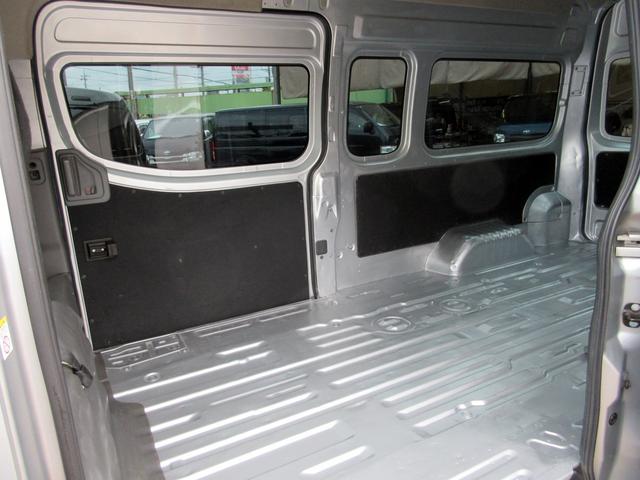 ＮＶ３５０キャラバンバン スーパーロングＤＸターボ　ワンオーナー　２．５ディーゼル　４ＷＤ　３人乗り登録　純正ナビ　バックカメラ　ＥＴＣ　エマージェンシーブレーキ　横滑り防止　電格ミラー　新規リアフィルム施工（68枚目）