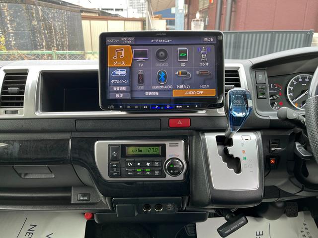 ハイエースワゴン ＧＬ　６型ファインテックツアラー　１０人乗り　１１インチナビ　フリップダウンモニター　電動スライドドア　モデリスタエアロ　１５インチアルミホイール　ＬＥＤフォグ　レザー調シートカバー　バックカメラ　ＥＴＣ（11枚目）