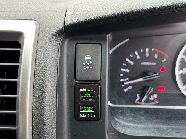 ハイエースワゴン ＧＬ　６型ファインテックツアラー　１０人乗り　１１インチナビ　フリップダウンモニター　電動スライドドア　モデリスタエアロ　１５インチアルミホイール　ＬＥＤフォグ　レザー調シートカバー　バックカメラ　ＥＴＣ（14枚目）