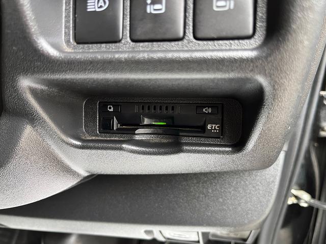 ハイエースワゴン ＧＬ　６型ファインテックツアラー　１０人乗り　１１インチナビ　フリップダウンモニター　電動スライドドア　モデリスタエアロ　１５インチアルミホイール　ＬＥＤフォグ　レザー調シートカバー　バックカメラ　ＥＴＣ（22枚目）