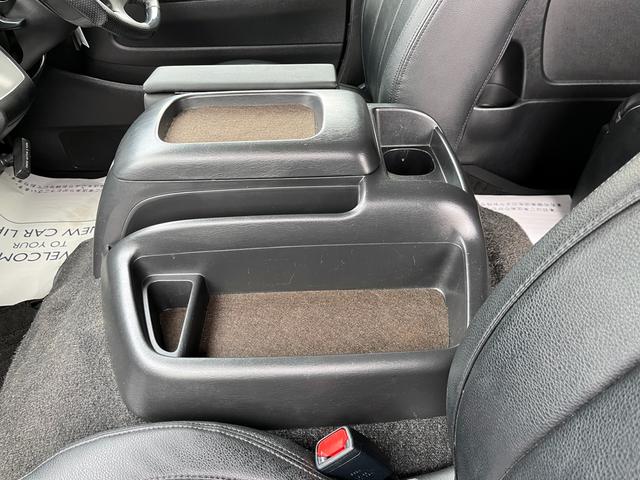 ハイエースワゴン ＧＬ　６型ファインテックツアラー　１０人乗り　１１インチナビ　フリップダウンモニター　電動スライドドア　モデリスタエアロ　１５インチアルミホイール　ＬＥＤフォグ　レザー調シートカバー　バックカメラ　ＥＴＣ（77枚目）