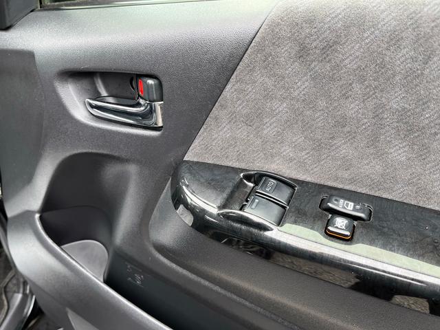 ハイエースワゴン ＧＬ　６型ファインテックツアラー　１０人乗り　１１インチナビ　フリップダウンモニター　電動スライドドア　モデリスタエアロ　１５インチアルミホイール　ＬＥＤフォグ　レザー調シートカバー　バックカメラ　ＥＴＣ（80枚目）