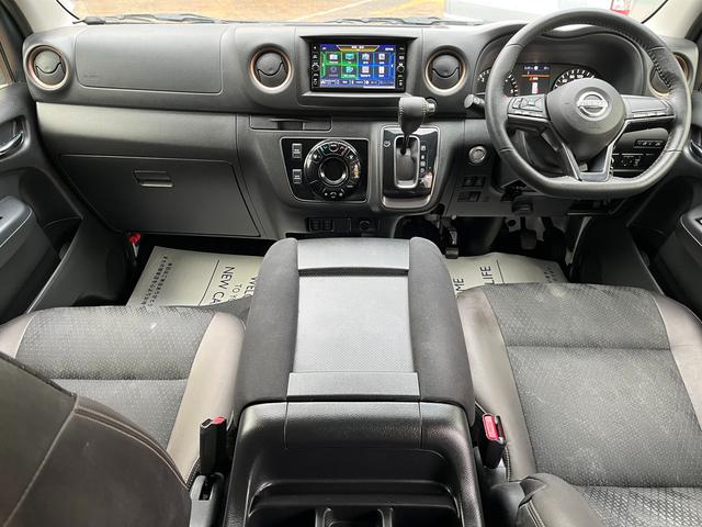 キャラバン ロンググランドプレミアムＧＸ　ワンオーナー　ディーゼル４ＷＤ　全方位運転支援システム　純正ナビ　アランドビューモニター　前後ソナー　インテリジェントルームミラー　リモコンスターター　ナビ連動Ｄレコ　シートヒーター　１５インチアルミ（7枚目）