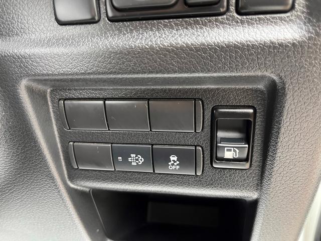 キャラバン ロンググランドプレミアムＧＸ　ワンオーナー　ディーゼル４ＷＤ　全方位運転支援システム　純正ナビ　アランドビューモニター　前後ソナー　インテリジェントルームミラー　リモコンスターター　ナビ連動Ｄレコ　シートヒーター　１５インチアルミ（16枚目）