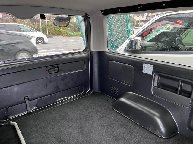 レジアスエースバン ロングスーパーＧＬ　４型　純正ナビ　バックカメラ　ＥＴＣ　ＬＥＤライト　Ｆエアロ　ブラックグリル　ウインカーミラー　イージークローザー　スライド窓　プライバシーガラス　ドラレコ付きデジタルルームミラー（59枚目）