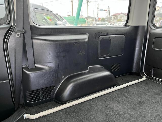 レジアスエースバン ロングスーパーＧＬ　４型　純正ナビ　バックカメラ　ＥＴＣ　ＬＥＤライト　Ｆエアロ　ブラックグリル　ウインカーミラー　イージークローザー　スライド窓　プライバシーガラス　ドラレコ付きデジタルルームミラー（65枚目）