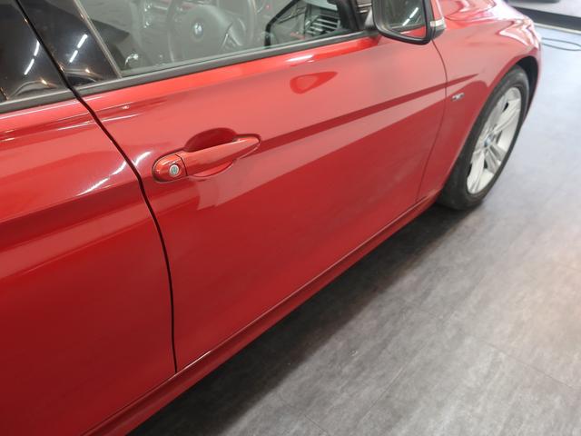 320i スポーツ 1オーナー HDDナビ Bカメラ コーナーセンサー キセノンヘッドライト スマートキー ルームミラー内蔵型ETC メモリーパワーシート プッシュエンジンスタート アイドリングストップ スポーツシート(41枚目)