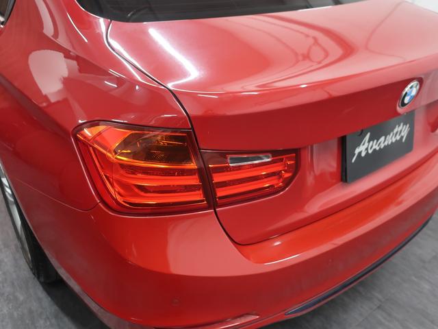 320i スポーツ 1オーナー HDDナビ Bカメラ コーナーセンサー キセノンヘッドライト スマートキー ルームミラー内蔵型ETC メモリーパワーシート プッシュエンジンスタート アイドリングストップ スポーツシート(66枚目)