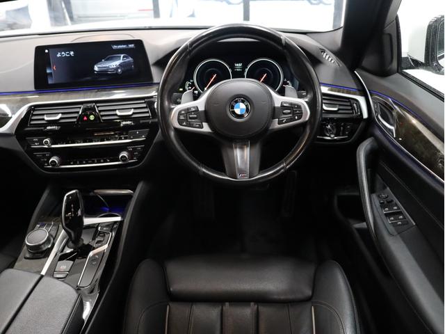 ５シリーズ ５３０ｉ　Ｍスポーツ　追従クルコン　衝突被害軽減Ｂ　パーキングアシストプラス　黒本革　ＨＤＤナビ　地デジフルセグＴＶ　アダプティブＬＥＤヘッドライト　スマートキー　電動リアゲート　パドルシフト　ドライブレコーダー　ＥＴＣ（6枚目）