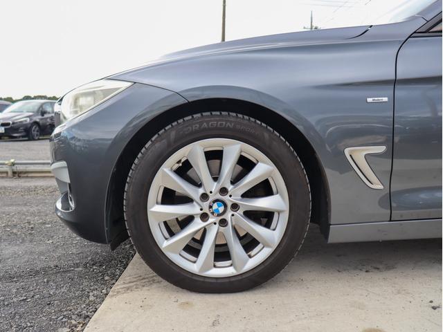 3シリーズ 328iグランツーリスモ モダン パノラマサンルーフ オイスターレザー フルセグTV HDDナビ Bカメラ PDC キセノンヘッドライト スマートキー シートヒーター プッシュエンジンスタート ミラーETC クルーズコントロール(35枚目)