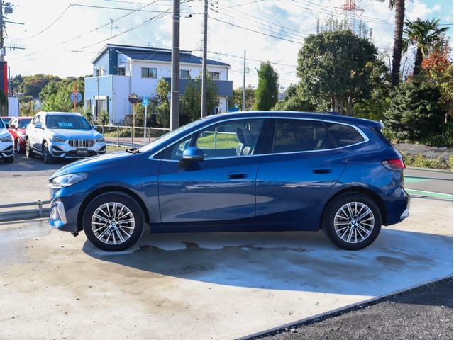 ＢＭＷのヘッドライトはＬＥＤやＨＩＤを使用しているものが多く、一目でＢＭＷとわかるスタイリッシュな外観となっております。