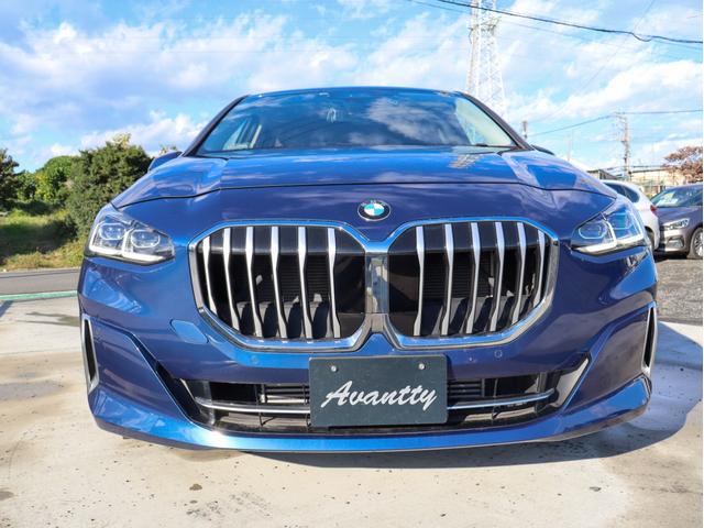 前車追従型アクティブクルーズコントロールやレーンキープアシスト、車線逸脱警告など先進安全技術インテリジェントセーフティー搭載モデルも多数ご用意しております。