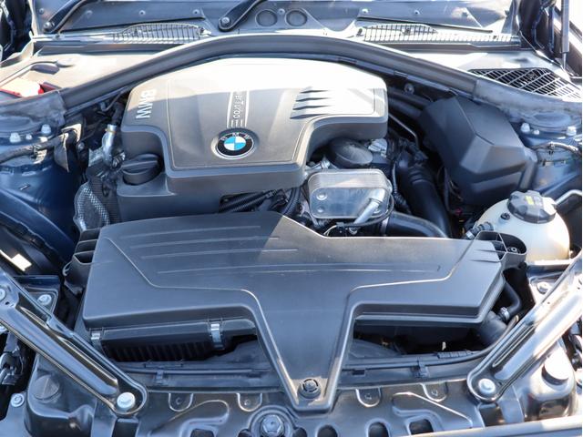 ２シリーズ ２２０ｉカブリオレ　ラグジュアリー　オイスターレザーシート、シートヒーター、Ｍパワーシート、クルーズコントロール、キセノンヘッドライト＆フォグランプ、ミラーＥＴＣ、Ｂカメラ＆ＰＤＣ、コンフォートアクセス、Ｂｌｕｅｔｏｏｔｈオーディオ（12枚目）