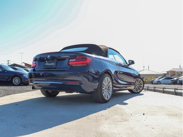 ２シリーズ ２２０ｉカブリオレ　ラグジュアリー　オイスターレザーシート、シートヒーター、Ｍパワーシート、クルーズコントロール、キセノンヘッドライト＆フォグランプ、ミラーＥＴＣ、Ｂカメラ＆ＰＤＣ、コンフォートアクセス、Ｂｌｕｅｔｏｏｔｈオーディオ（35枚目）