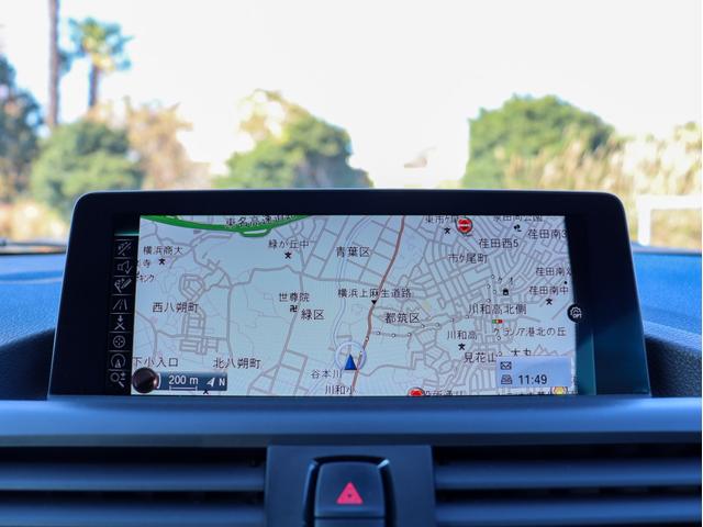 ２シリーズ ２２０ｉカブリオレ　ラグジュアリー　オイスターレザーシート、シートヒーター、Ｍパワーシート、クルーズコントロール、キセノンヘッドライト＆フォグランプ、ミラーＥＴＣ、Ｂカメラ＆ＰＤＣ、コンフォートアクセス、Ｂｌｕｅｔｏｏｔｈオーディオ（41枚目）