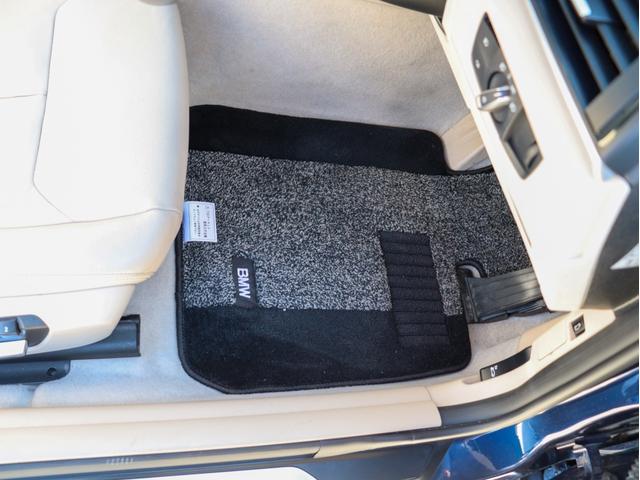 ２シリーズ ２２０ｉカブリオレ　ラグジュアリー　オイスターレザーシート、シートヒーター、Ｍパワーシート、クルーズコントロール、キセノンヘッドライト＆フォグランプ、ミラーＥＴＣ、Ｂカメラ＆ＰＤＣ、コンフォートアクセス、Ｂｌｕｅｔｏｏｔｈオーディオ（53枚目）