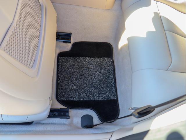 ２シリーズ ２２０ｉカブリオレ　ラグジュアリー　オイスターレザーシート、シートヒーター、Ｍパワーシート、クルーズコントロール、キセノンヘッドライト＆フォグランプ、ミラーＥＴＣ、Ｂカメラ＆ＰＤＣ、コンフォートアクセス、Ｂｌｕｅｔｏｏｔｈオーディオ（66枚目）