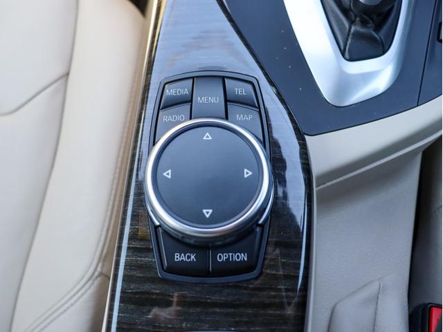 ２シリーズ ２２０ｉカブリオレ　ラグジュアリー　オイスターレザーシート、シートヒーター、Ｍパワーシート、クルーズコントロール、キセノンヘッドライト＆フォグランプ、ミラーＥＴＣ、Ｂカメラ＆ＰＤＣ、コンフォートアクセス、Ｂｌｕｅｔｏｏｔｈオーディオ（71枚目）