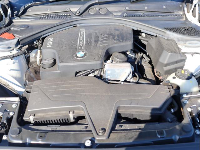 2シリーズ 220iクーペ Mスポーツ 赤本革 ドライビングアシスト HDDナビ Bカメラ コーナーセンサー キセノンヘッドライト スマートキー クルーズコントロール ミラーETC プッシュエンジンスタート シートヒーター MスポーツAW(12枚目)