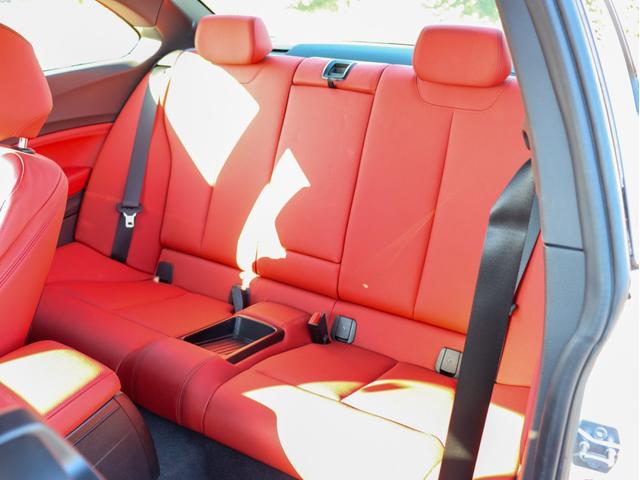 2シリーズ 220iクーペ Mスポーツ 赤本革 ドライビングアシスト HDDナビ Bカメラ コーナーセンサー キセノンヘッドライト スマートキー クルーズコントロール ミラーETC プッシュエンジンスタート シートヒーター MスポーツAW(20枚目)