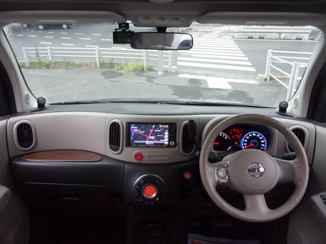 キューブ １５Ｇ　スタイリッシュガラスルーフ　２オーナー　記録簿　禁煙車　ナビ　ワンセグ　ブルートゥース　ステアリングリモコン　バックカメラ　ＥＴＣ　ドラレコ前後　スマートキー　ＬＥＤライト＆フォグ　オプショングリル（8枚目）