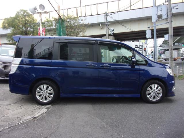 ステップワゴンスパーダ Ｚ　１オーナー　禁煙車　ナビ　地デジ　後席フリップダウン　マルチビューカメラ　ステアリングリモコン　ＥＴＣ　スマートキー　両側パワースライド　オートライト　ディスチャージ　フォグ　純正ＬＥＤデイライト（39枚目）