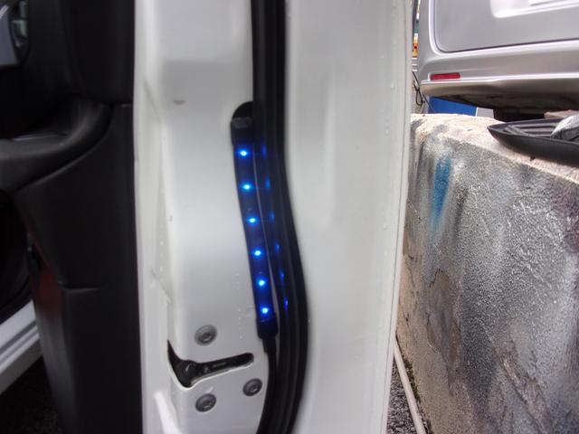 デュアリス ２０Ｇ　ＦＯＵＲ　切り替え式４ＷＤ　ガラスルーフ　ワンオーナー　禁煙車　ナビ　地デジ　ブルートゥース　ＥＴＣ　ユピテルドライブレコーダー前後　スマートキー　オートライト　キセノン　フォグライト　トノカバー　純正１７ＡＷ（25枚目）