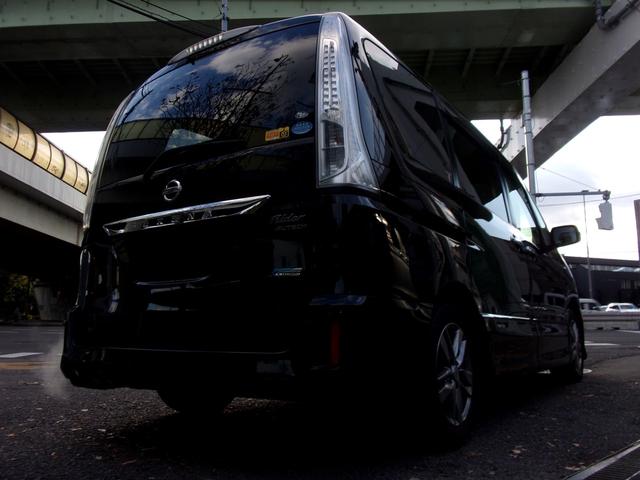 セレナ ライダー　ブラックライン　Ｓ－ハイブリッド　１オーナー　禁煙車　８インチナビ　地デジ　ブルートゥース　アルパインフリップダウン　バックカメラ　ＥＴＣ　スマートキー　クルコン　両側パワースライド　オートライト　キセノン　フォグ　オーテックアルミ（3枚目）