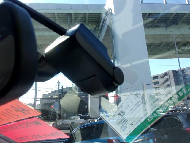 セレナ ライダー　ブラックライン　Ｓ－ハイブリッド　１オーナー　禁煙車　８インチナビ　地デジ　ブルートゥース　アルパインフリップダウン　バックカメラ　ＥＴＣ　スマートキー　クルコン　両側パワースライド　オートライト　キセノン　フォグ　オーテックアルミ（18枚目）