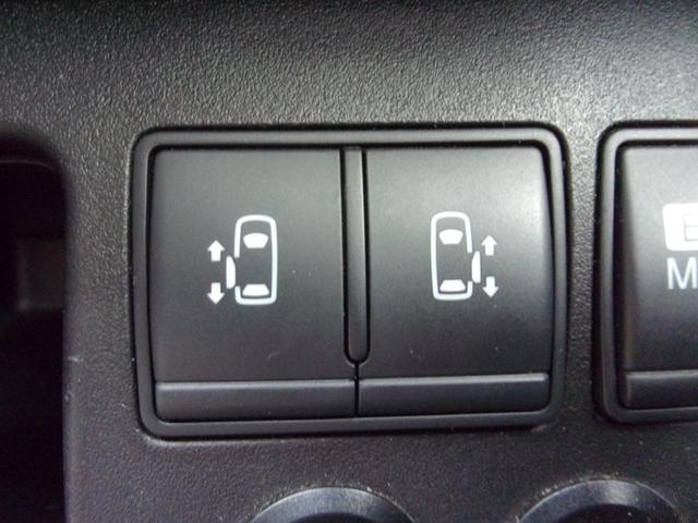 セレナ ライダー　ブラックライン　Ｓ－ハイブリッド　１オーナー　禁煙車　８インチナビ　地デジ　ブルートゥース　アルパインフリップダウン　バックカメラ　ＥＴＣ　スマートキー　クルコン　両側パワースライド　オートライト　キセノン　フォグ　オーテックアルミ（22枚目）