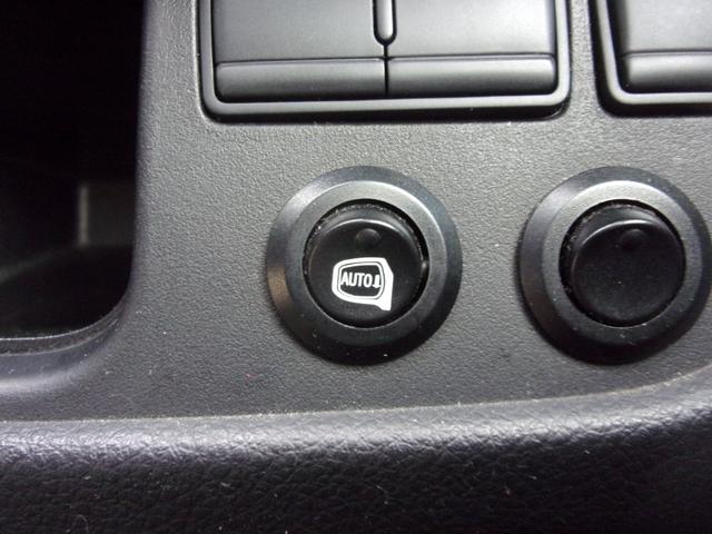 セレナ ライダー　ブラックライン　Ｓ－ハイブリッド　１オーナー　禁煙車　８インチナビ　地デジ　ブルートゥース　アルパインフリップダウン　バックカメラ　ＥＴＣ　スマートキー　クルコン　両側パワースライド　オートライト　キセノン　フォグ　オーテックアルミ（24枚目）