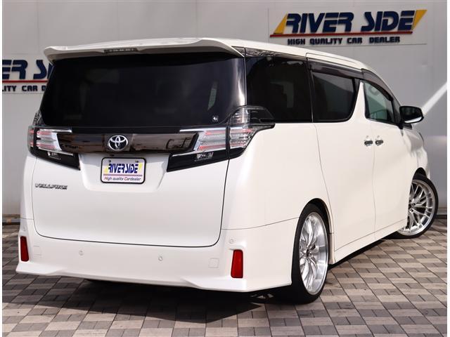 ヴェルファイア ２．５Ｚ　Ａエディション　ゴールデンアイズ　ツインムーンルーフ　プリクラッシュセーフティ　パワーテールゲート　ＥＴＣ　社外２１インチＡＷ　１０インチナビ　フルセグ　バックカメラ　Ｂｌｕｅｔｏｏｔｈ　クルコン　ＬＥＤヘッドライト（6枚目）