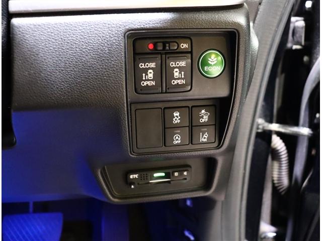 オデッセイ アブソルート・２０ｔｈアニバーサリー　アイドリングストップ　衝突被害軽減システム　バックカメラ　ナビ＆ＴＶ　ＤＶＤ再生　両側電動スライド（8枚目）