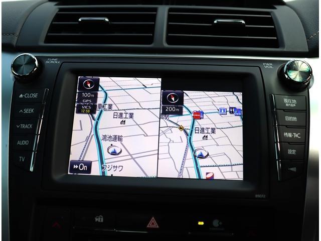 カムリ ハイブリッド　レザーパッケージ　モデリスタエアロ　クルーズコントロール　ＨＩＤライト　黒革パワーシート純正ＳＤナビ　フルセグ　バックカメラ　Ｂｌｕｅｔｏｏｔｈ　ブルーレイ再生　ワイヤレス充電　ＥＴＣ　１７ＡＷ（11枚目）