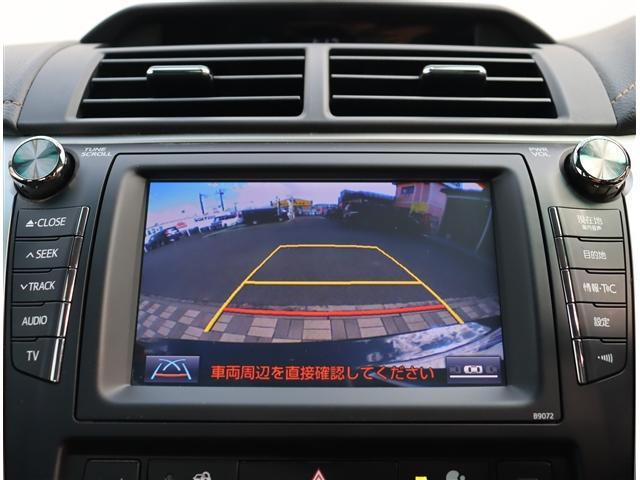 カムリ ハイブリッド　レザーパッケージ　モデリスタエアロ　クルーズコントロール　ＨＩＤライト　黒革パワーシート純正ＳＤナビ　フルセグ　バックカメラ　Ｂｌｕｅｔｏｏｔｈ　ブルーレイ再生　ワイヤレス充電　ＥＴＣ　１７ＡＷ（13枚目）