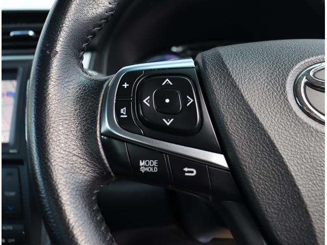 カムリ ハイブリッド　レザーパッケージ　モデリスタエアロ　クルーズコントロール　ＨＩＤライト　黒革パワーシート純正ＳＤナビ　フルセグ　バックカメラ　Ｂｌｕｅｔｏｏｔｈ　ブルーレイ再生　ワイヤレス充電　ＥＴＣ　１７ＡＷ（16枚目）