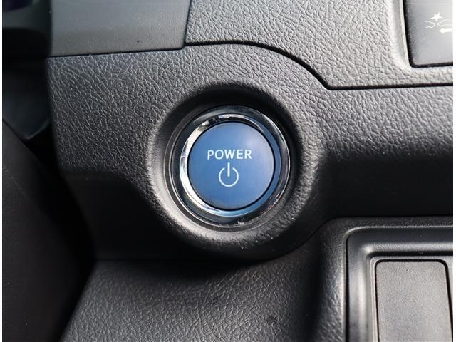 カムリ ハイブリッド　レザーパッケージ　モデリスタエアロ　クルーズコントロール　ＨＩＤライト　黒革パワーシート純正ＳＤナビ　フルセグ　バックカメラ　Ｂｌｕｅｔｏｏｔｈ　ブルーレイ再生　ワイヤレス充電　ＥＴＣ　１７ＡＷ（23枚目）