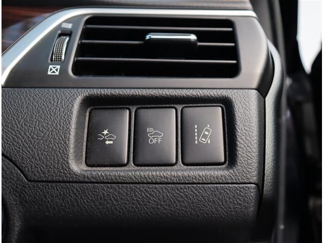 カムリ ハイブリッド　レザーパッケージ　モデリスタエアロ　クルーズコントロール　ＨＩＤライト　黒革パワーシート純正ＳＤナビ　フルセグ　バックカメラ　Ｂｌｕｅｔｏｏｔｈ　ブルーレイ再生　ワイヤレス充電　ＥＴＣ　１７ＡＷ（24枚目）