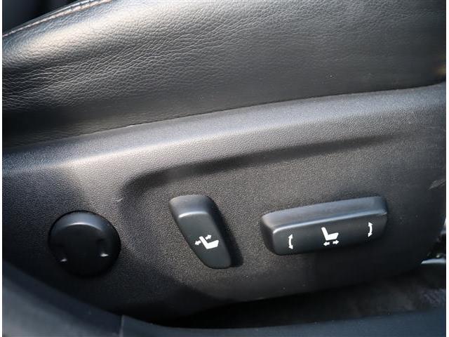 カムリ ハイブリッド　レザーパッケージ　モデリスタエアロ　クルーズコントロール　ＨＩＤライト　黒革パワーシート純正ＳＤナビ　フルセグ　バックカメラ　Ｂｌｕｅｔｏｏｔｈ　ブルーレイ再生　ワイヤレス充電　ＥＴＣ　１７ＡＷ（27枚目）