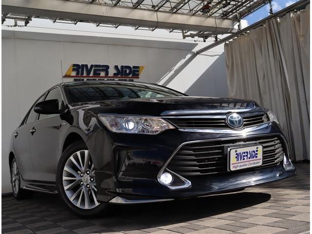 カムリ ハイブリッド　レザーパッケージ　モデリスタエアロ　クルーズコントロール　ＨＩＤライト　黒革パワーシート純正ＳＤナビ　フルセグ　バックカメラ　Ｂｌｕｅｔｏｏｔｈ　ブルーレイ再生　ワイヤレス充電　ＥＴＣ　１７ＡＷ（31枚目）